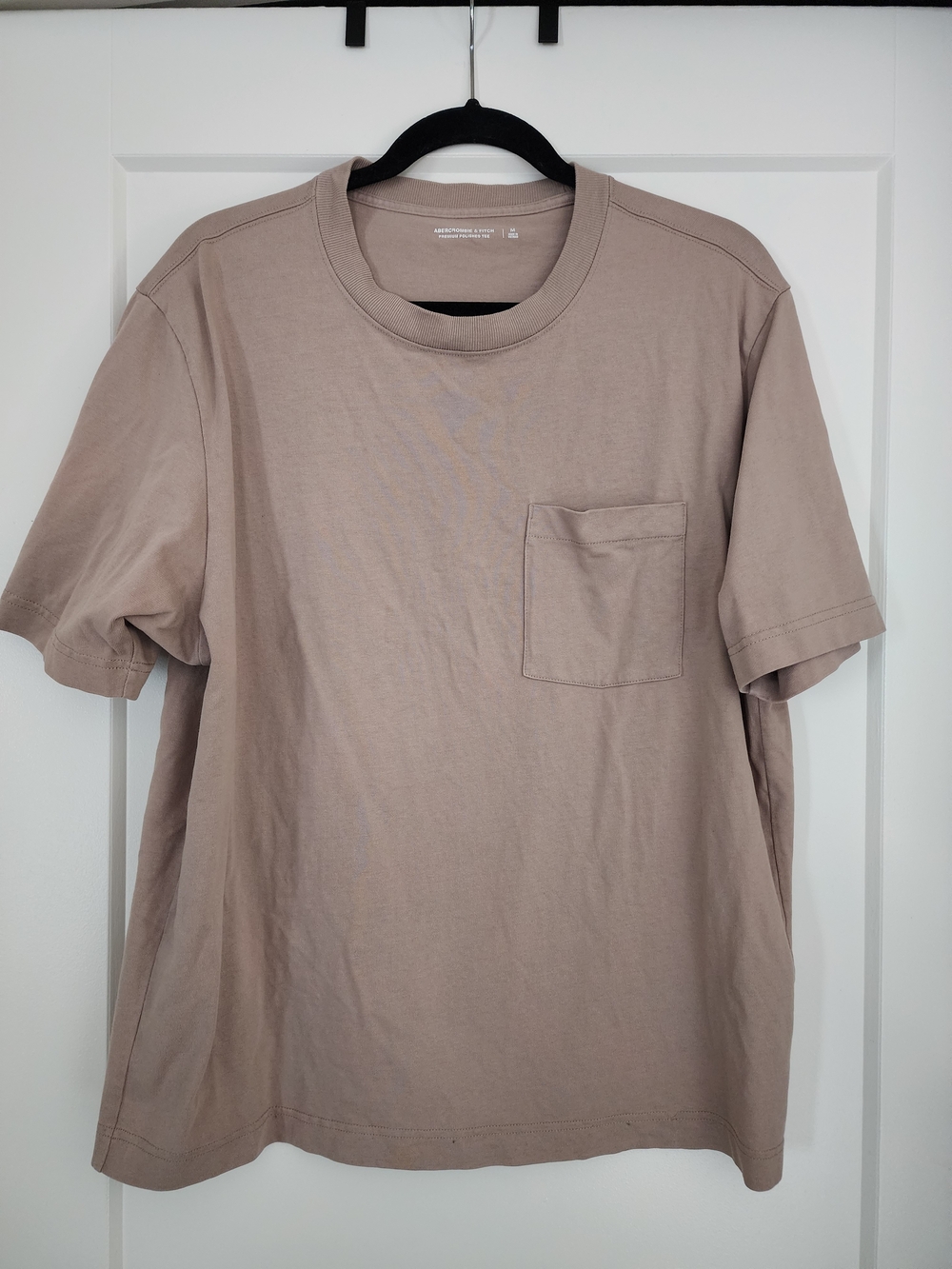 Abercrombie & Fitch Men's Short-Sleeve Pocket Tee in Taupe